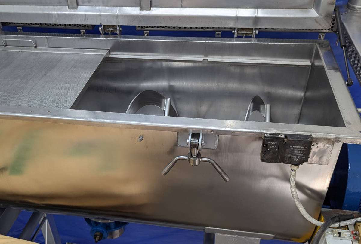 Powder Mixing Machine ribbon blender close-up